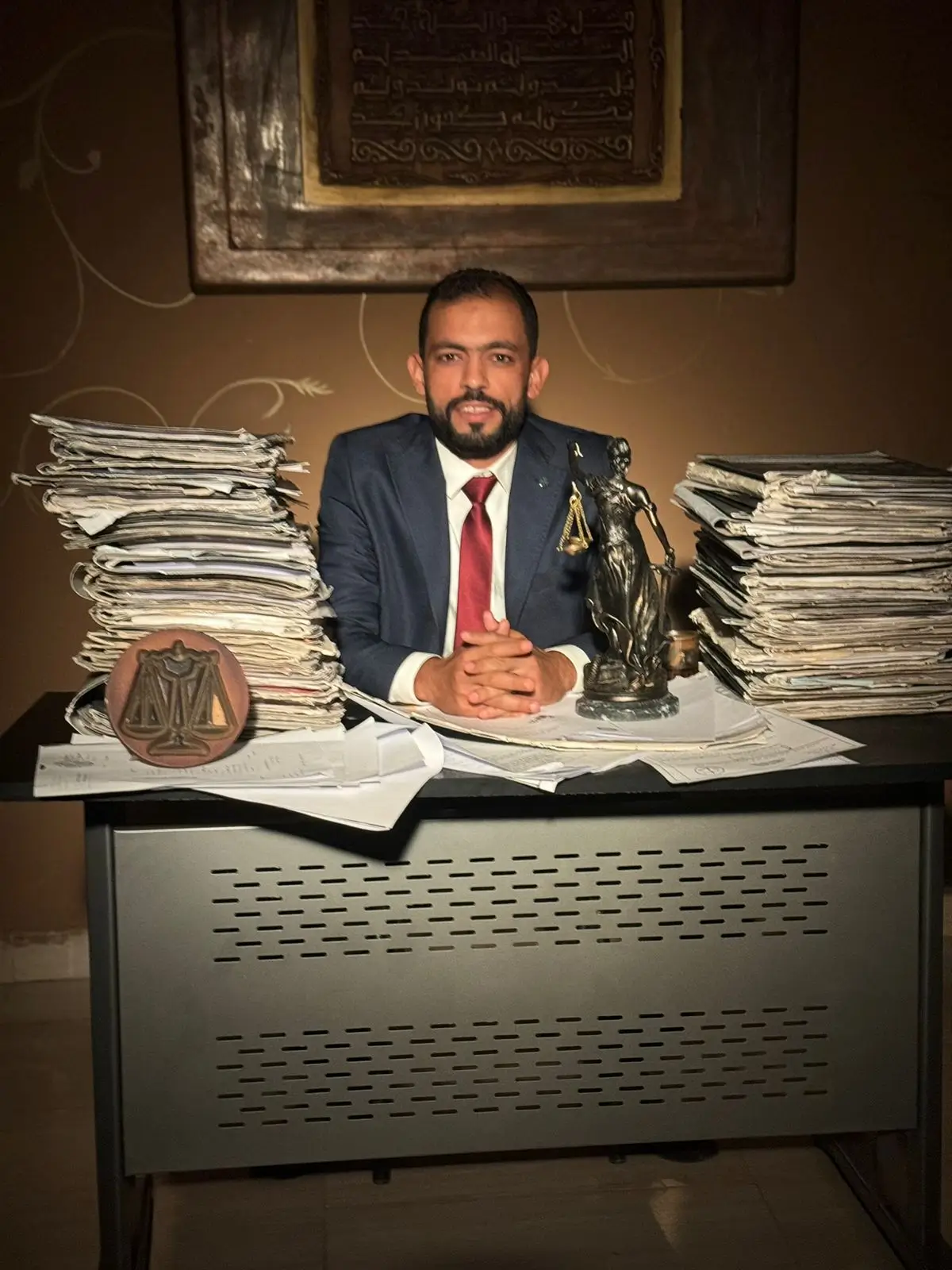أستاذ / أحمد أبو الريش